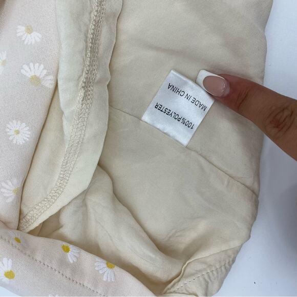 Princess Polly Fernie Mini Skirt in Daisy Floral Print Beige Button Side Sz 10 - Picture 11 of 12